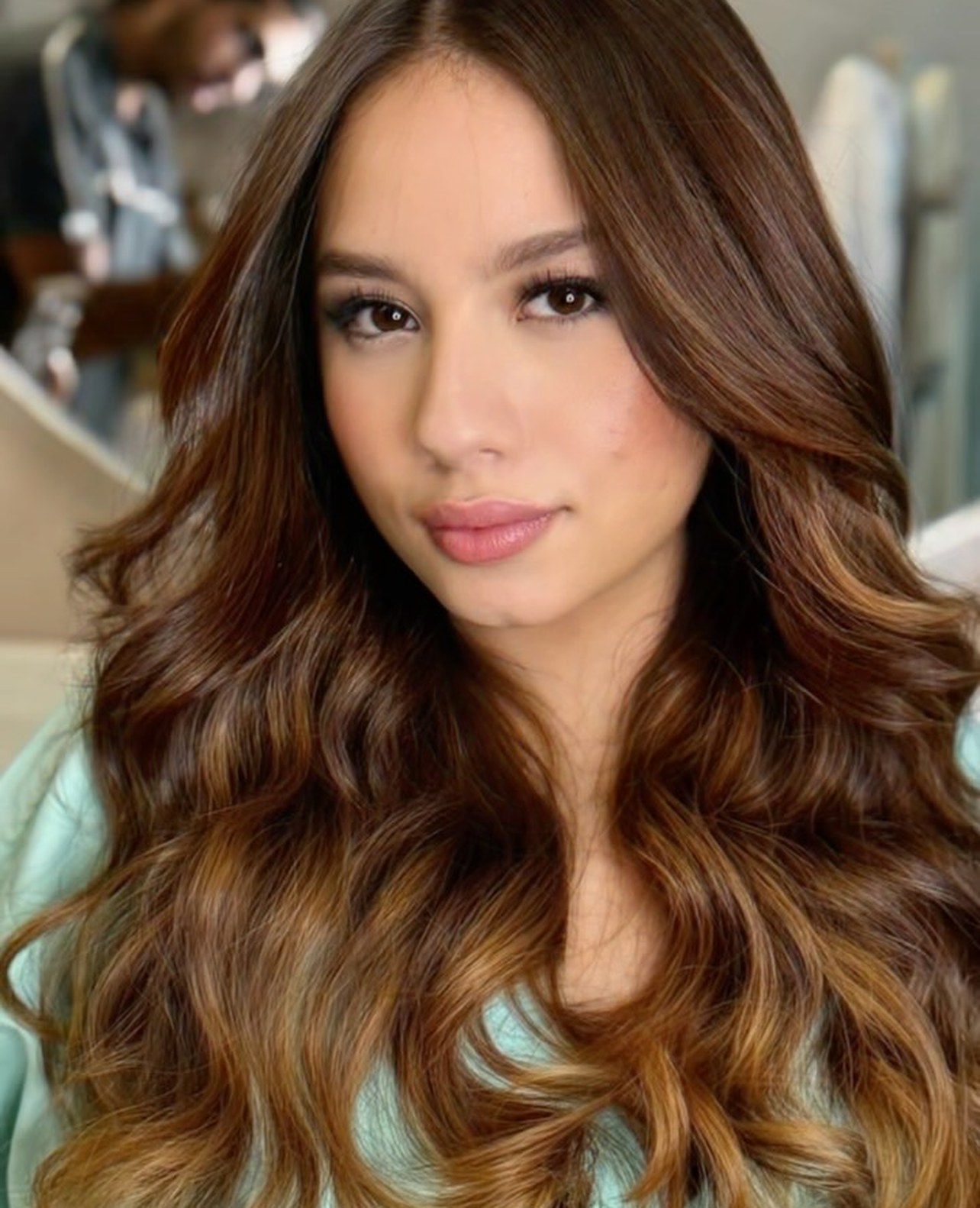 Color y balayage con cabello sano y brillante